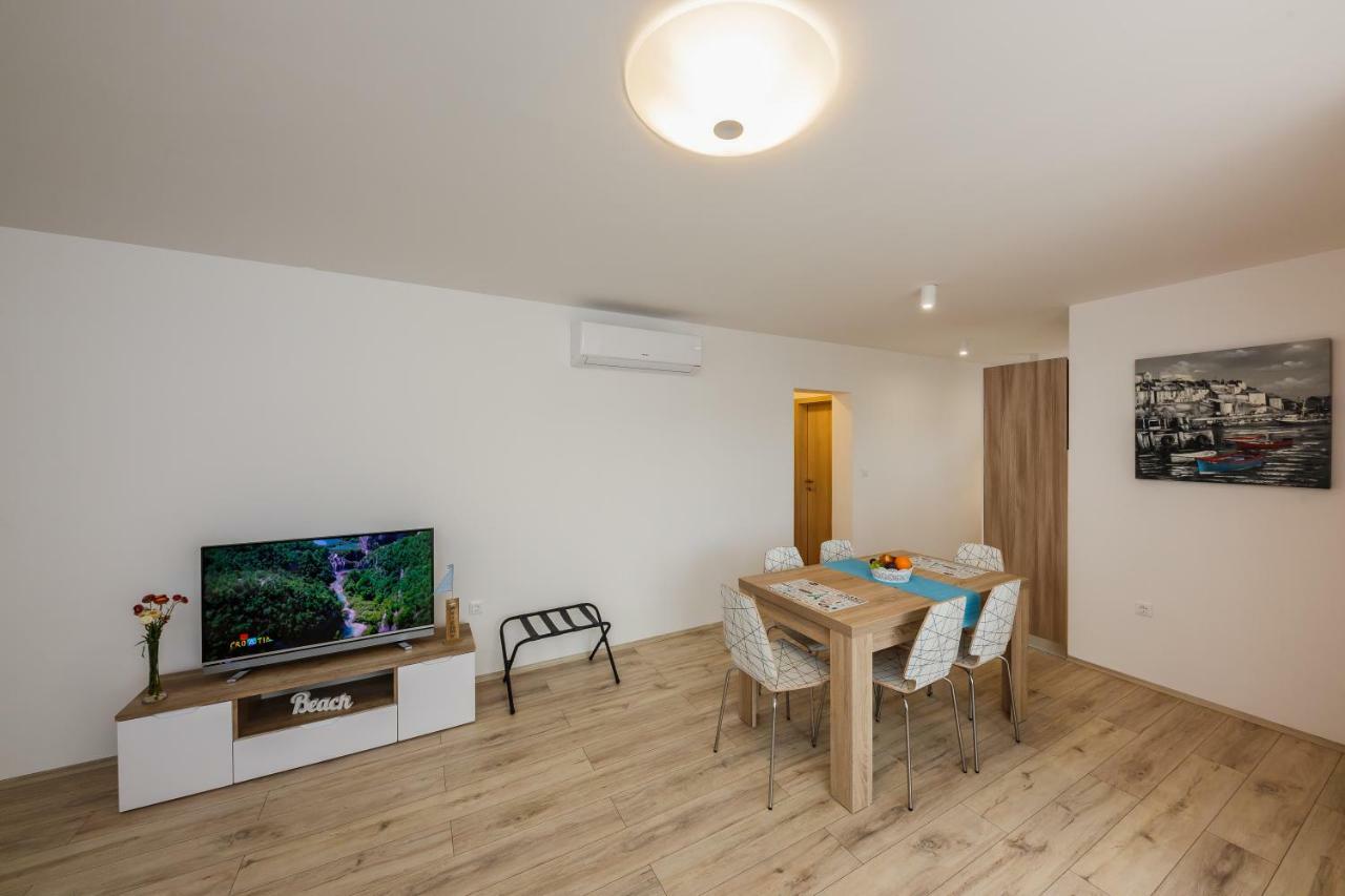 Apartments Mare Trogir Exterior foto
