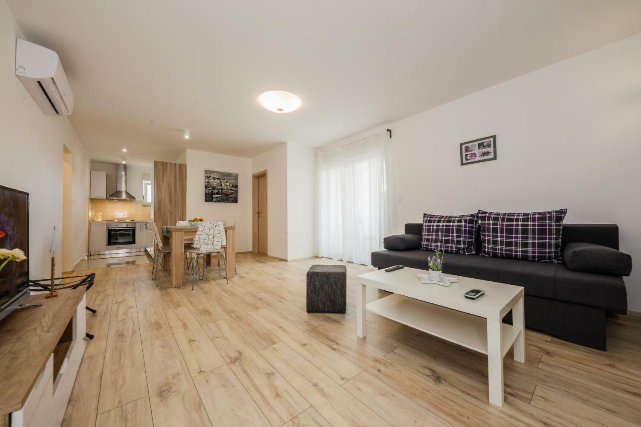 Apartments Mare Trogir Exterior foto