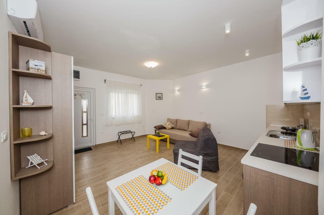 Apartments Mare Trogir Exterior foto